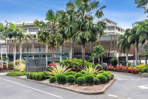 Shangri-La Hotel, The Marina - Accommodation Georgetown 1
