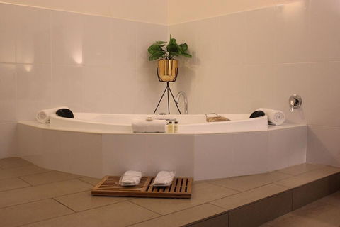 Swan Hill Resort - Accommodation Georgetown 8