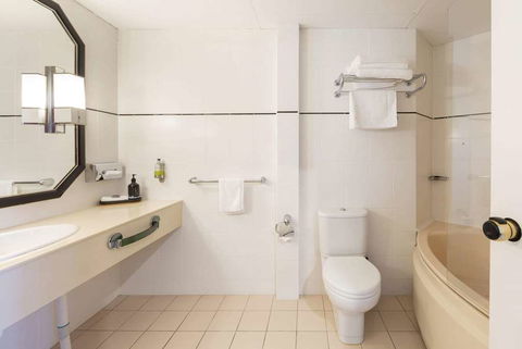 Ramada By Wyndham Diplomat Canberra - Accommodation Georgetown 11