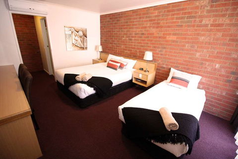 Pevensey Motor Lodge - Accommodation Georgetown 1