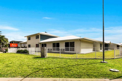 Econo Lodge Beachside - Accommodation Georgetown 0