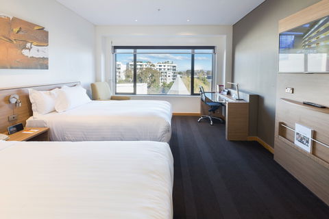 Crowne Plaza Canberra - Accommodation Georgetown 6