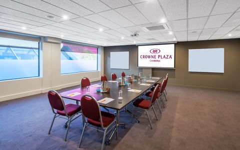 Crowne Plaza Canberra - Accommodation Georgetown 8
