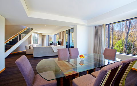 Crowne Plaza Canberra - Accommodation Georgetown 13