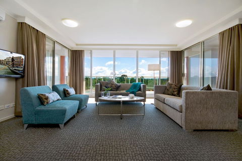 Pacific Suites Canberra - Accommodation Georgetown 1