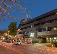 Comfort Hotel Adelaide Meridien