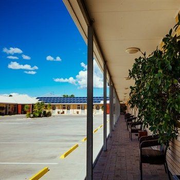 MAS Country Club Motor Inn - Accommodation Georgetown 2