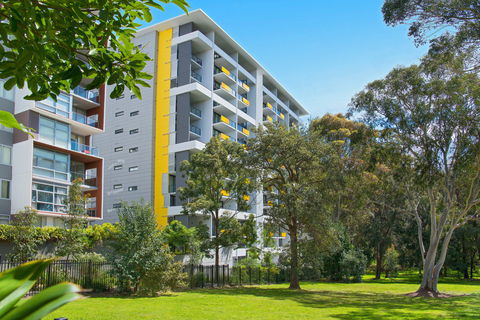Astra Apartments MacQuarie Park - Accommodation Georgetown 0