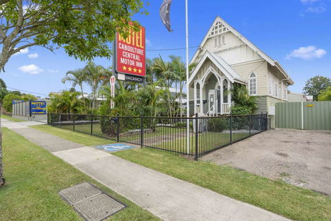 Caboolture Central Motor Inn, SureStay Collection - Accommodation Georgetown 0
