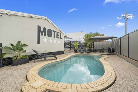 Caboolture Central Motor Inn, SureStay Collection - Accommodation Georgetown 15