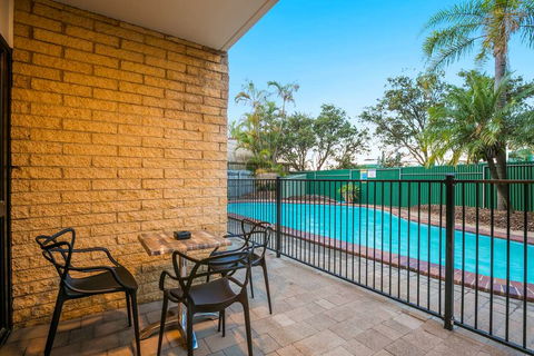Kawana Waters Hotel by NightCap - Accommodation Georgetown 1