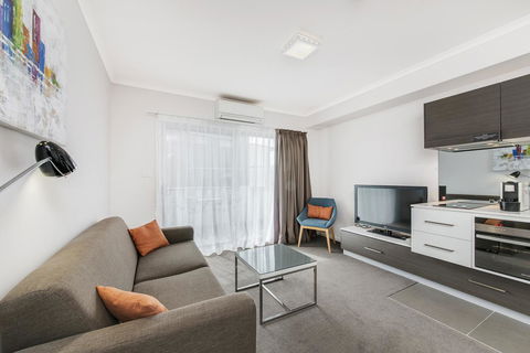 Abode Tuggeranong - Accommodation Georgetown 5