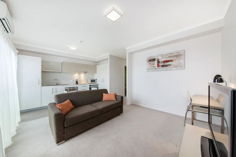 Abode Tuggeranong - Accommodation Georgetown 4