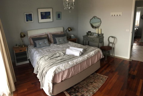 Finches Canberra - Accommodation Georgetown 12