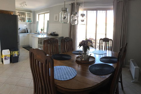 Finches Canberra - Accommodation Georgetown 20