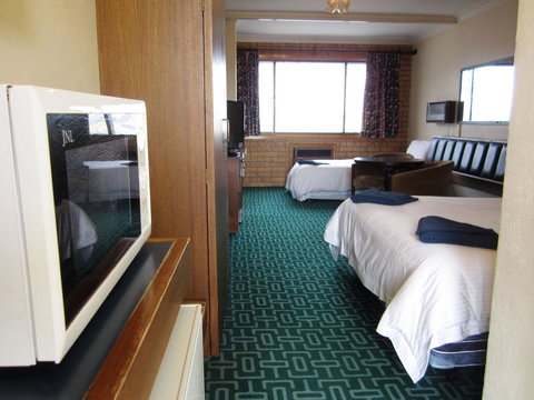 Canberra Lyneham Motor Inn - Accommodation Georgetown 6