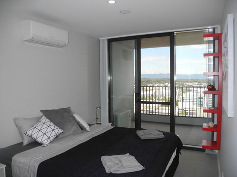 3BR Executive Apartment With Lake And Mountain Views - Accommodation Georgetown 2