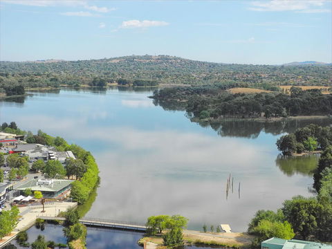 3BR Executive Apartment With Lake And Mountain Views - Accommodation Georgetown 0