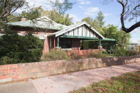 Cowan Street Bungalow - Accommodation Georgetown 13