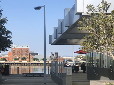 Port Adelaide Executive Waterfront Apartment - Accommodation Georgetown 32