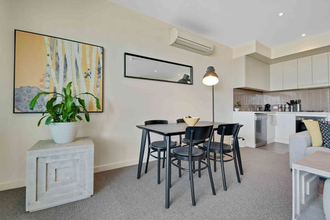 Port Adelaide Executive Waterfront Apartment - Accommodation Georgetown 13