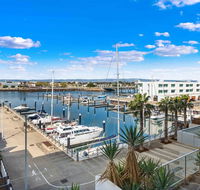 Port Adelaide Executive Waterfront Apartment - Accommodation Georgetown