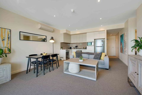 Port Adelaide Executive Waterfront Apartment - Accommodation Georgetown 10