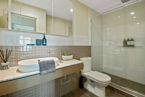 Port Adelaide Executive Waterfront Apartment - Accommodation Georgetown 4