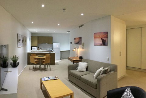 Wallaroo Marina Waterfront Luxe Apartment - Accommodation Georgetown 2