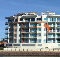 Wallaroo Marina Waterfront Luxe Apartment - Accommodation Georgetown