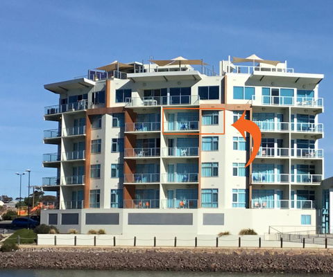 Wallaroo Marina Waterfront Luxe Apartment - Accommodation Georgetown 0