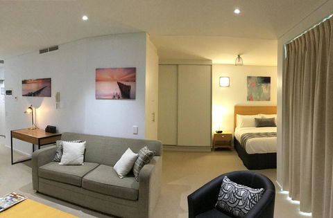 Wallaroo Marina Waterfront Luxe Apartment - Accommodation Georgetown 8