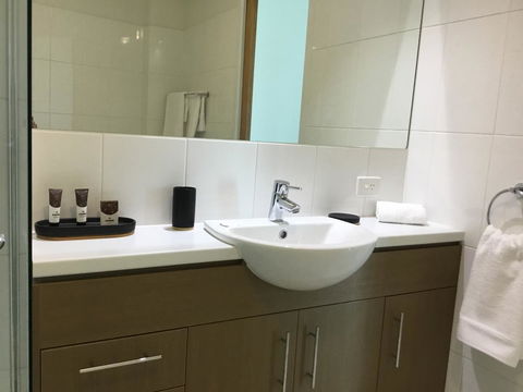 Wallaroo Marina Waterfront Luxe Apartment - Accommodation Georgetown 18