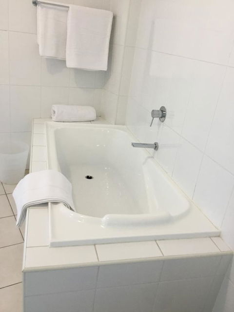 Wallaroo Marina Waterfront Luxe Apartment - Accommodation Georgetown 20