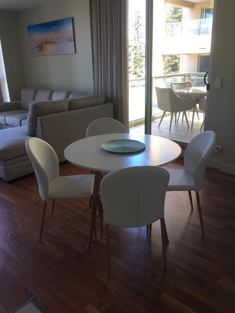 Beachside Luxury Apartments One & Two Bedroom In Beachfront Oaks Pier Building - Accommodation Georgetown 18
