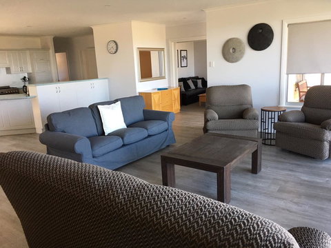 Emu Bay Holiday Homes - Accommodation Georgetown 30