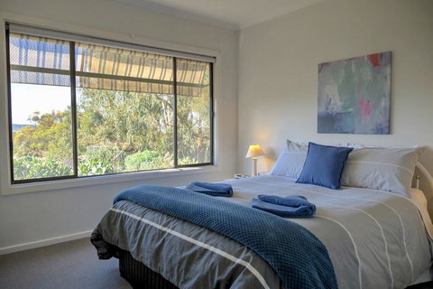 Emu Bay Holiday Homes - Accommodation Georgetown 5