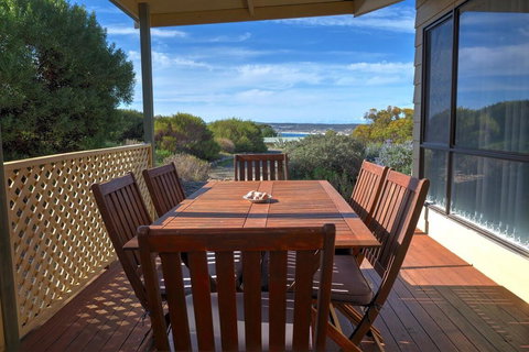 Emu Bay Holiday Homes - Accommodation Georgetown 6