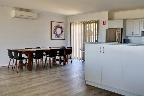Emu Bay Holiday Homes - Accommodation Georgetown 17