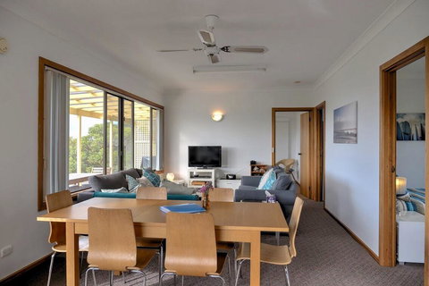 Emu Bay Holiday Homes - Accommodation Georgetown 10