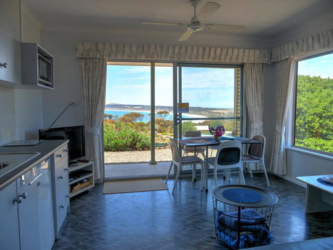 Emu Bay Holiday Homes - Accommodation Georgetown 26