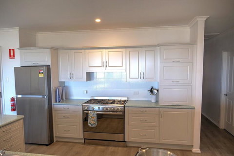 Emu Bay Holiday Homes - Accommodation Georgetown 22