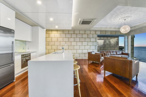 Aloha Waterfront Properties - Accommodation Georgetown 22