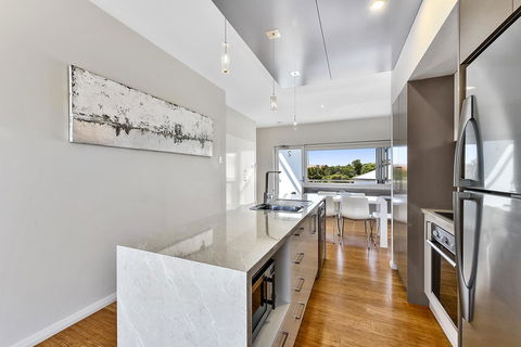Aloha Waterfront Properties - Accommodation Georgetown 25