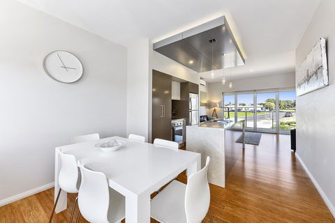 Aloha Waterfront Properties - Accommodation Georgetown 27