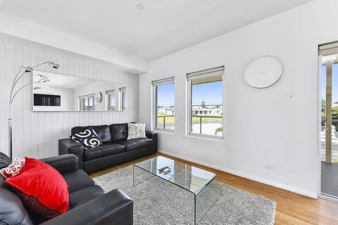 Aloha Waterfront Properties - Accommodation Georgetown 17