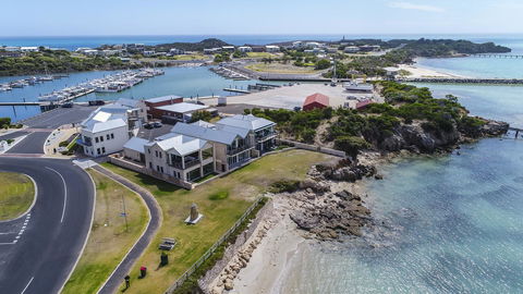Aloha Waterfront Properties - Accommodation Georgetown 0