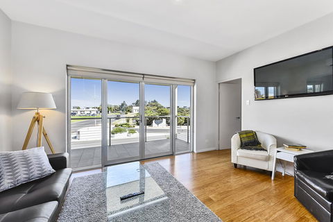 Aloha Waterfront Properties - Accommodation Georgetown 29