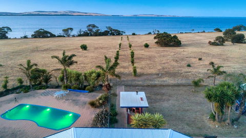 Doyles On The Bay - Accommodation Georgetown 3