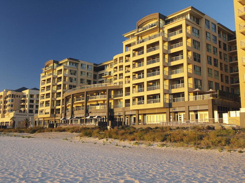 Oaks Glenelg Plaza Pier Suites - Accommodation Georgetown 1